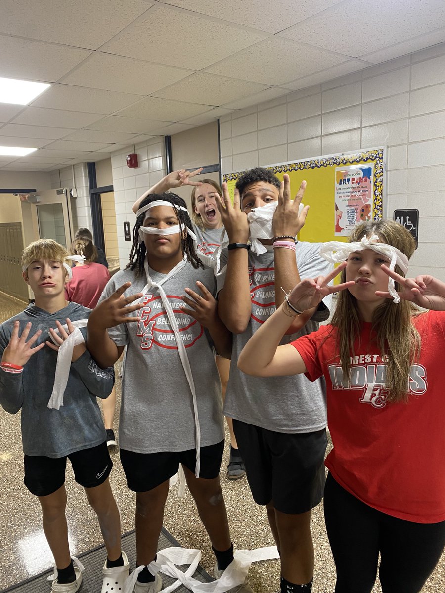 The epitome of ⁦<a href="/ForestCityMS/">Forest City MS</a>⁩ homecoming! #beattheeagles