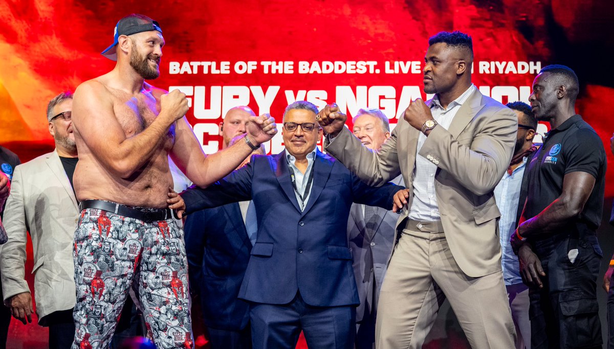 francis_ngannou's tweet photo. We’ll see #FuryNgannou https://t.co/prOnHcHJSf