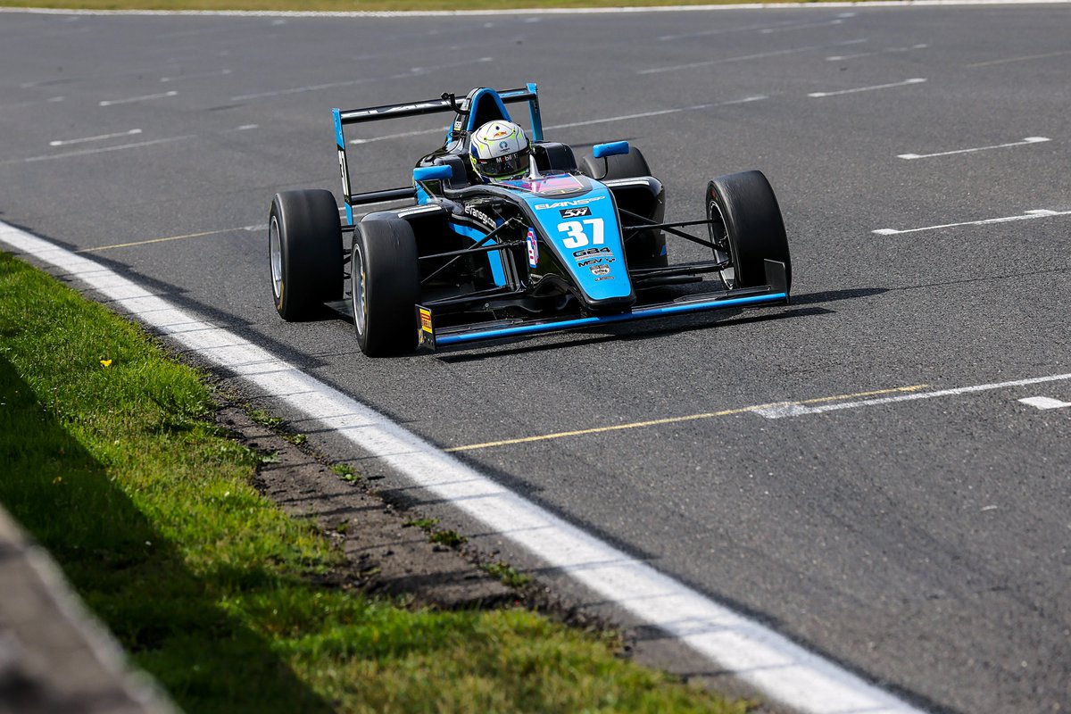 GB4 Championship (@gb4championship) on Twitter photo 📰 TESTING ROUND-UP
<a href="/Cooperwebstre/">Cooper Webster</a> ends <a href="/Brands_Hatch/">Brands Hatch</a> Indy testing with fastest time in final session
Full story: gb-4.net/news/2023/sep/…
📸 <a href="/JakobEbrey/">JEP</a> 📰 TESTING ROUND-UP
<a href="/Cooperwebstre/">Cooper Webster</a> ends <a href="/Brands_Hatch/">Brands Hatch</a> Indy testing with fastest time in final session
Full story: gb-4.net/news/2023/sep/…
📸 <a href="/JakobEbrey/">JEP</a>