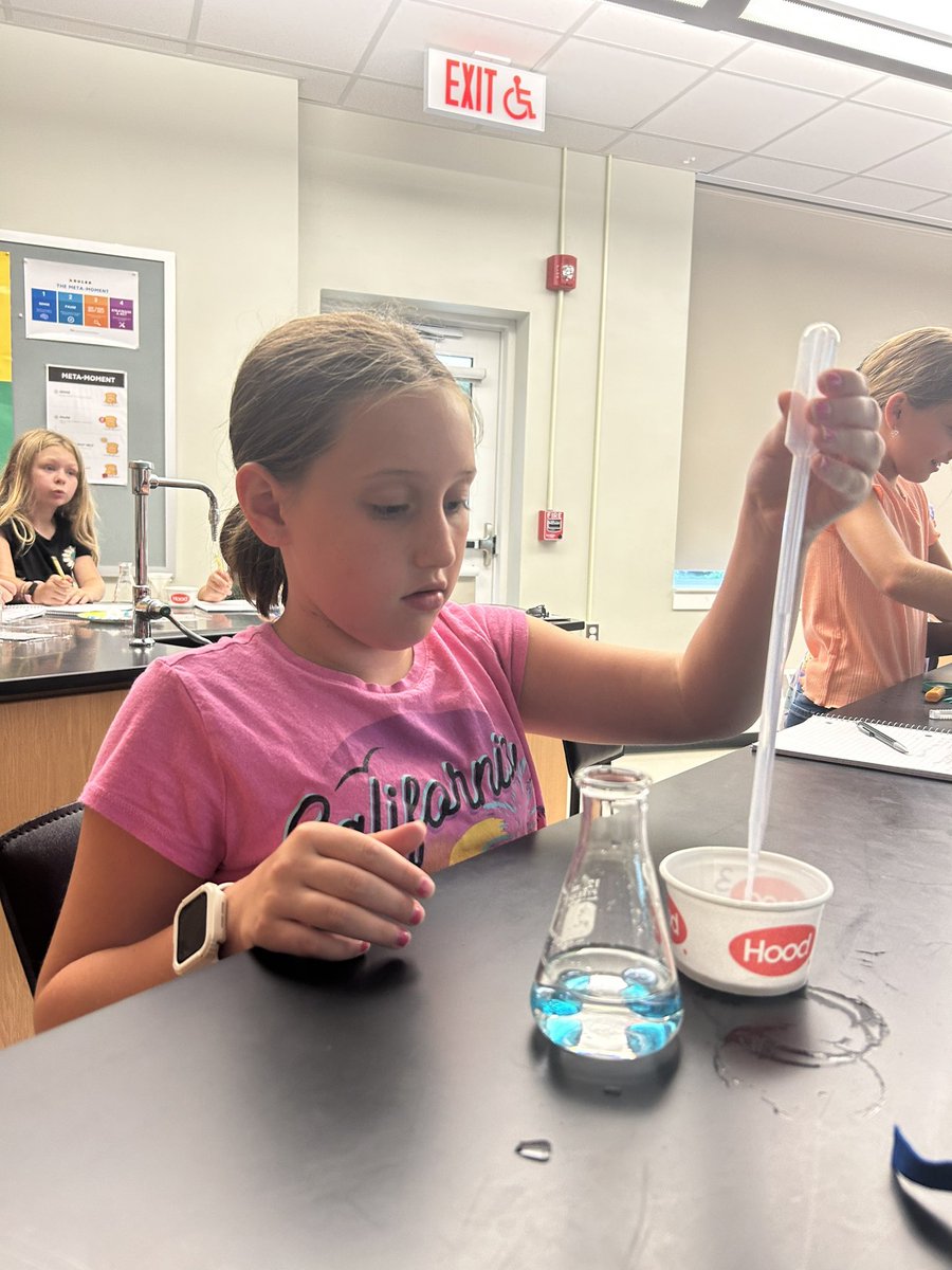 STEM Lab! Ms Marshall’s class explored the tools they will use this year in STEM. <a href="/Marshall_4th/">Ms. Marshall</a> <a href="/eps_stem/">Gomathi Ramachandran</a>
