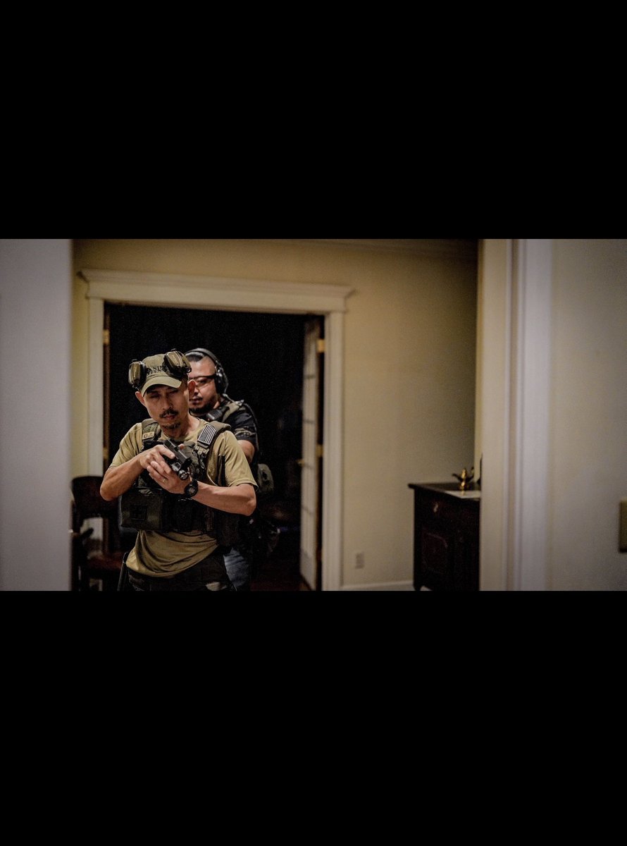 gon1981s's tweet photo. 家の中ってイイよね〜🤤⚖️🇺🇸
@ie_jpms
Photo by @hirosuluuuu
#LE装備
#LE
#USMS装備
#USマーシャル
#OperationHanover https://t.co/NjWMOwdXGR
