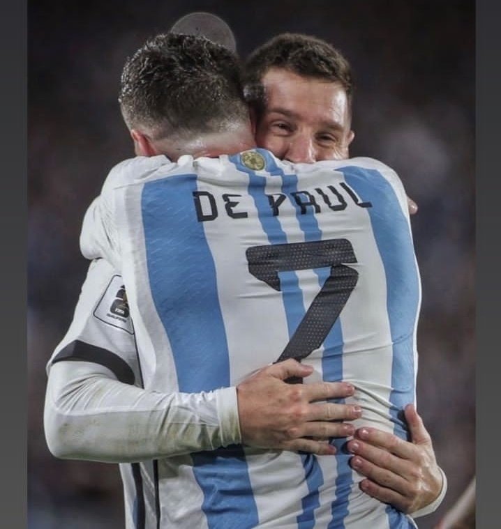 fertinipy's tweet photo. La carita de messi me mata 😍🥺 https://t.co/0OQpStQT4Y