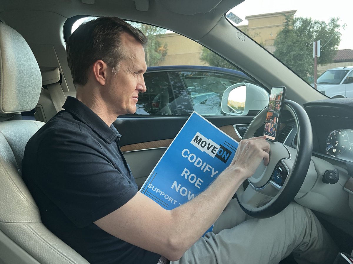 gtwhitesides's tweet image. Jam packed night in Santa Clarita yesterday! 

First, we joined the SCV Dems and NARAL for a pro choice rally. Then, we called into the Heart of LA Dems meeting live from the (parked!) car. 

In Congress, you can count on me to be a pro choice advocate and champion. #CA27