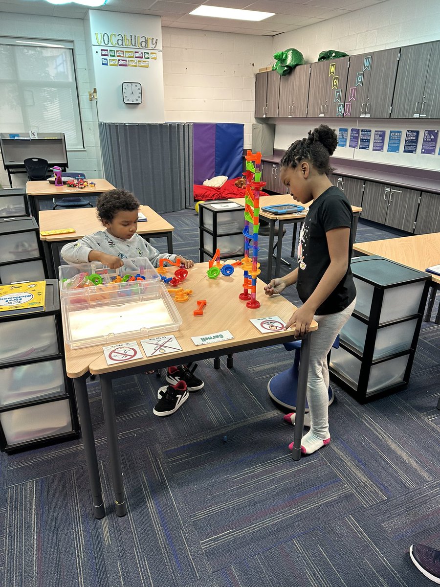 Miss Dixon tweet media