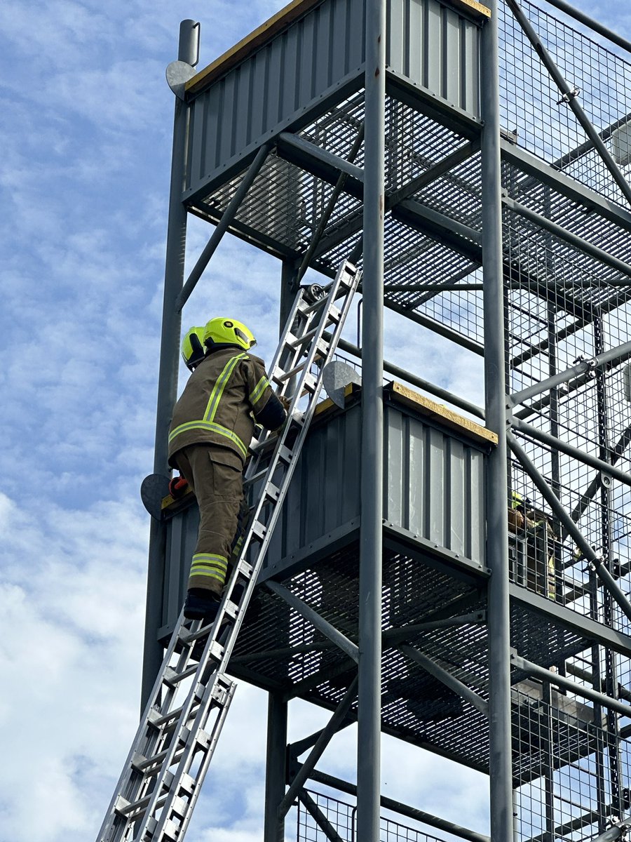 Blue skies and sunshine on the West Coast this week 🌞 Well done to the On-Call Task & Task Management crew for completing week 1 in Oban. Top effort, roll on week 2!

Join your local station here ➡️ myjobscotland.gov.uk/emergency-serv…

#oncall #protectyourcommunity #WeAreSFRS #YouAreSFRS