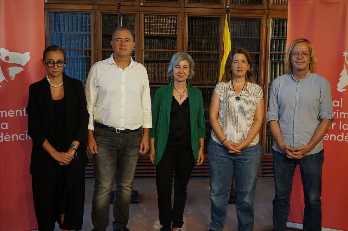 📝Avui hem signat el Pacte Nacional del Moviment Civil per la Independència amb les principals entitats de la societat civil de Catalunya.
🤝<a href="/assemblea/">Assemblea Nacional Catalana</a>, <a href="/omnium/">Òmnium Cultural</a>, <a href="/ConsellRep/">Consell de la República Catalana</a>, <a href="/AMI__cat/">AMI</a> i <a href="/LaIntersindical/">LA INTERSINDICAL</a>.