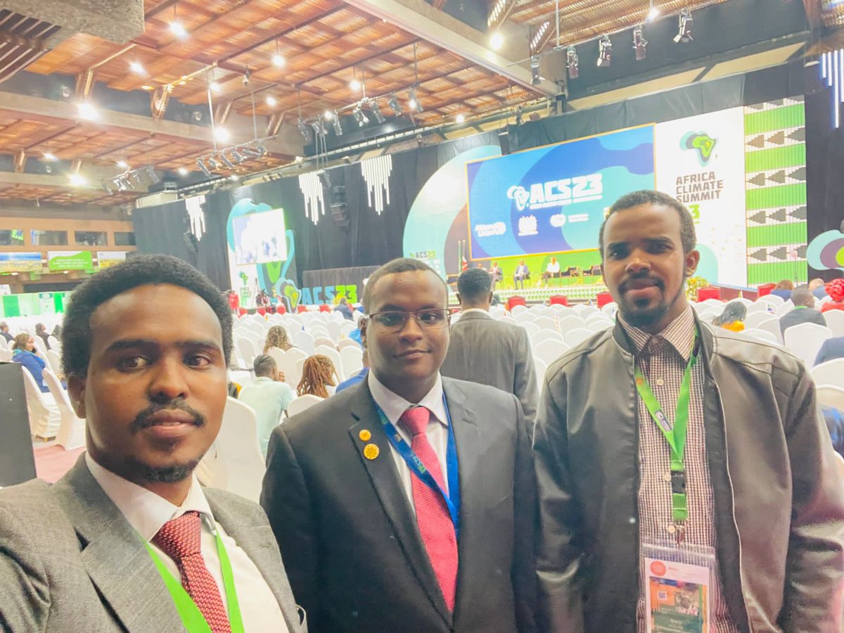 I met with so many great people at the #AfricaClimateWeek #ACS23 I met with @Tubeec_dahir  passionate public policy expert and a great environmentalist, I also met with @hamzaabdi02 youth rep and a very young and ambitious diplomat, I had enlightening conversations with them.