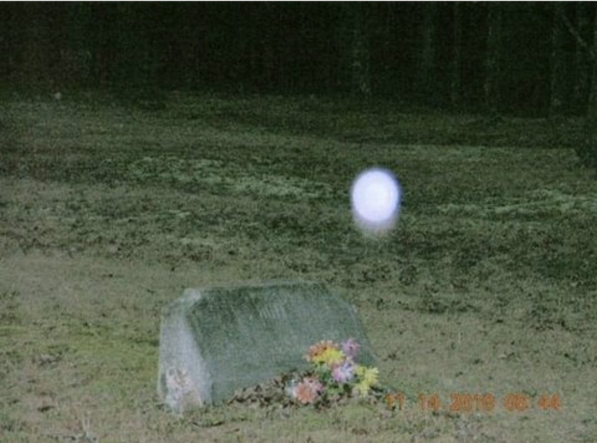 .<a href="/TheBennett_Show/">Bennett</a> for the next 2 hours playing tunes by The Kinks, The Moody Blues &amp; more. Listen here: nts.live/2