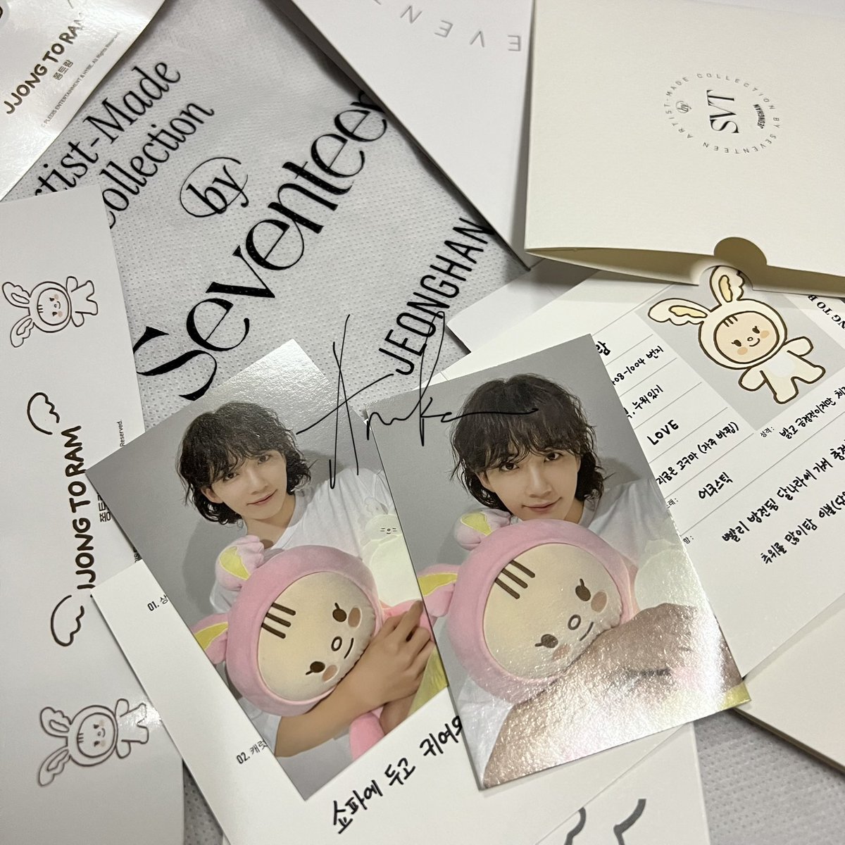 your17kd_joy's tweet photo. Ordered last  Sept. 2, 2023
Received last Sept 6, 2023

Artist-Made Collection by Seventeen Jeonghan ♡

Jjong To Ram &amp; To Ram on the moon. ♡ 
Thank you so much @byulbitph ★ 
one of the best bns shop I transacted with. Super real quick and smooth transaction ~ 
'til next time. https://t.co/sUtyj5qh7J