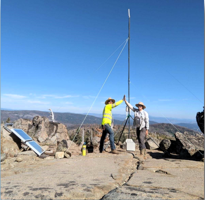 USGS Scientist installed LoRa sensor network that uses long-range technology to connect with cellular & satellite uplink sites within Plumas National Forest for the Drought & Soil Moisture Monitoring project in the Feather River Basin.📸#FieldPhotoFriday 🔗usgs.gov/centers/califo…