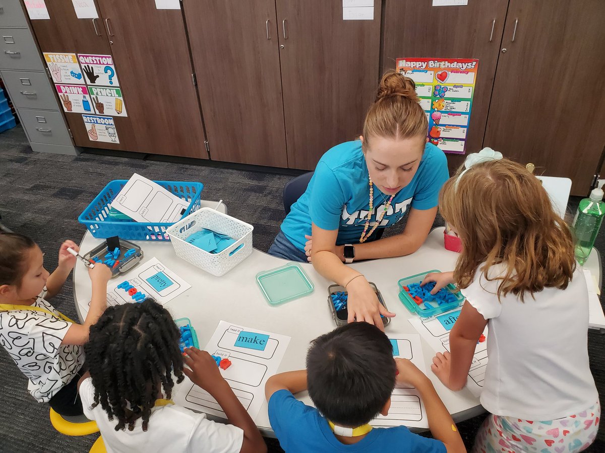 So blessed to have Ms. Roesel from <a href="/UHouston/">University of Houston</a> <a href="/UHCOE/">UH College of Education</a> to be with us this school year! The first graders at <a href="/cfisdfiest/">Fiest Elementary</a> love you!! 😍🐻💙 #GoCoogs #UHAlumni #FiestBears #WeAreOne #StudentTeacher <a href="/CFISDPK1/">cfisdprimary</a>
