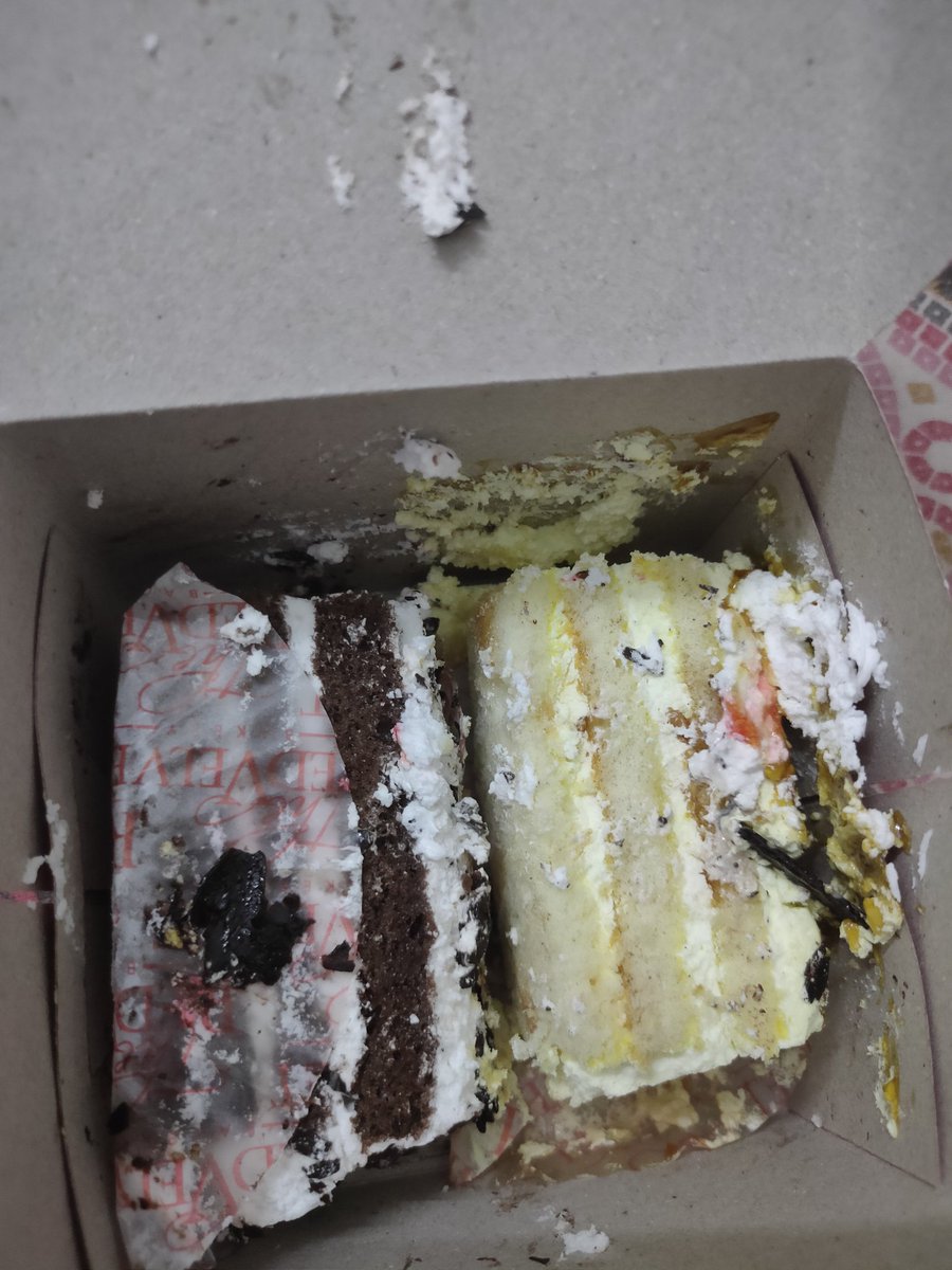 rahuljishu's tweet photo. @zomato Hi have ordered pastry, this is how it came. I am continuously trying to reach chat support, but that also not working. Is this how you guys are treating customer now?  How can someone eat this? Your assistant Zia is also not working ... please reply me as soon as possible. https://t.co/Mj4tHz56vr