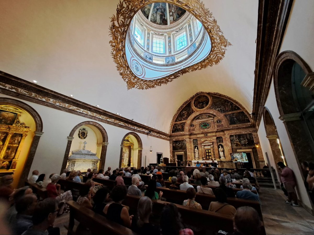 CatedralTGN's tweet photo. El arzobispo Joan Planellas ha presidido esta mañana, en la capilla del Santísimo, el acto de inauguración de la reforma de la capilla del Corpus Christi.

#catedraldetarragona #catedral #cathedral #tarragona #catalunya #cataluña #esglesia #iglesia #church https://t.co/p6o0CPEEDf