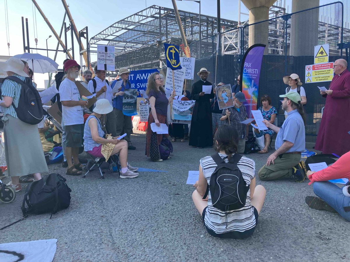 Yesterday, 7th of September, APF joined Pax Christi, Quakers & others for No Faith in War Day – #StopDSEI From Ascension Church, we processed to the Excel Centre & sang & prayed outside the gates, w/ speeches.  Bishop Morris’ speech anglicanpeacemaker.org.uk/reflection-giv…