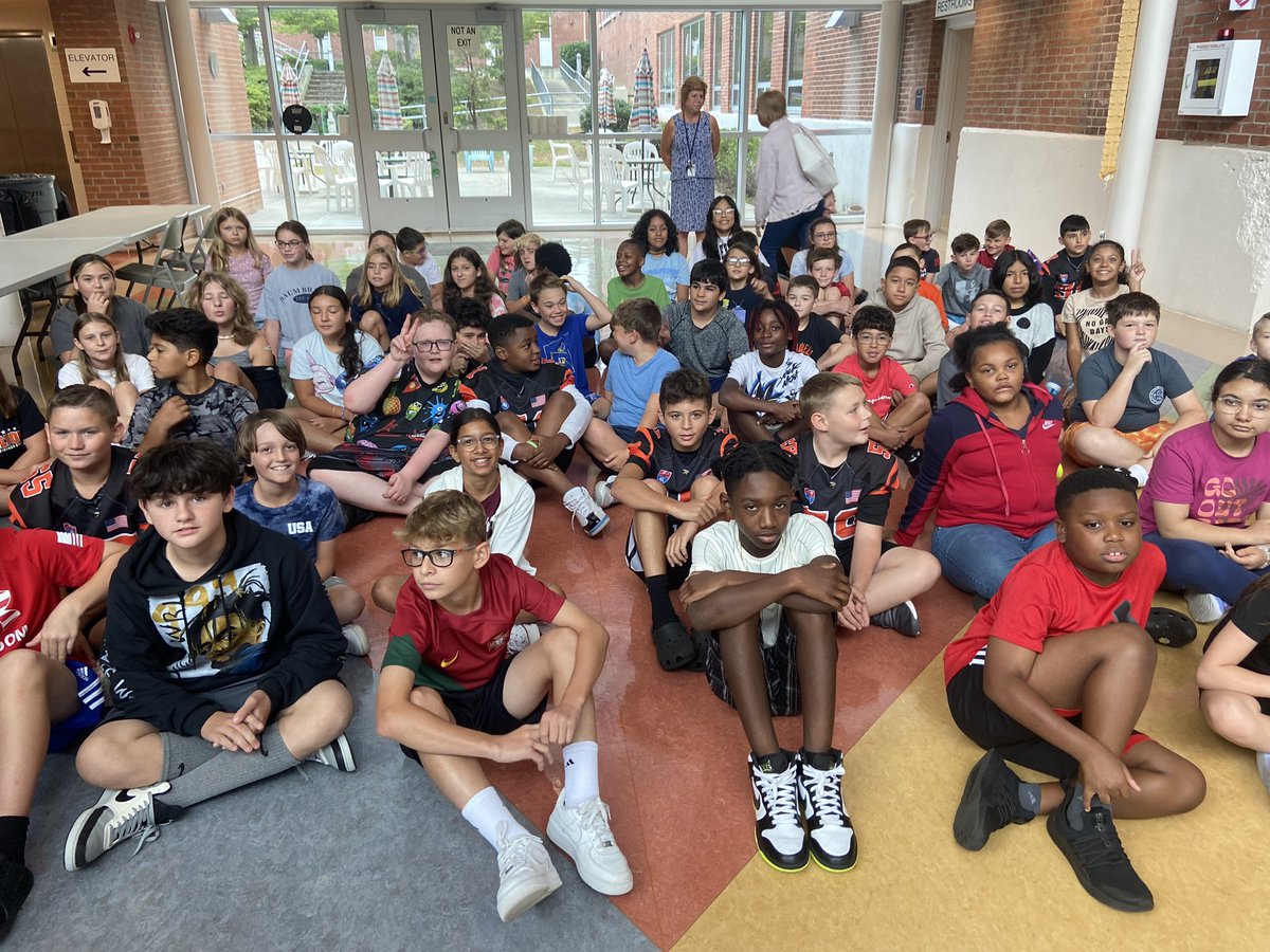 donato_piselli's tweet image. Today we started our first small group assemblies with some of our Fifth and Sixth Grade teams. So glad we did this. It was an opportunity for our kids to get to know our Main Office Team and Support Staff and it also allowed us to work on building our learning community at PHS!