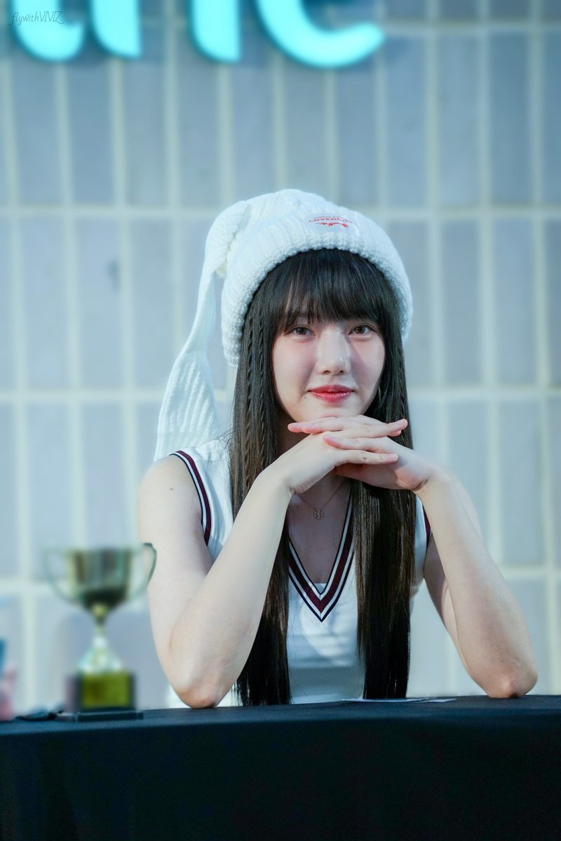 230908 Everline Fan Sign (05)

#여자친구 #예린 #Gfriend #YERIN #밤밤밤 #BambambamChallenge
#Ready_Set_LOVE🕹