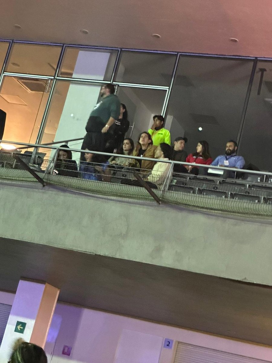 EXCLUSIVA

Adivinen quién estuvo en los Palcos VIP del concierto de <a href="/PostMalone/">Post Malone</a>...

Si contestaron que el Bodoque mayor, José Ramón López Beltrán, acertaron.

La señora tiene dinero y con lo que les sobró de la fiesta siguieron con las extravagancias.