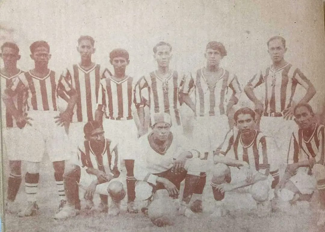 1932
8 años de fundado, ascendió desde 3ra categoría y ya Juventud Junior, hoy <a href="/JuniorClubSA/">Junior FC</a> consiguió el título de 1ra categoría.
La Liga de fútbol del Atlántico le otorga trofeo "El  Tiempo" por ser el mejor equipo de la temporada, recibe el capitán Alejandro Consuegra
✊🇦🇹🦈