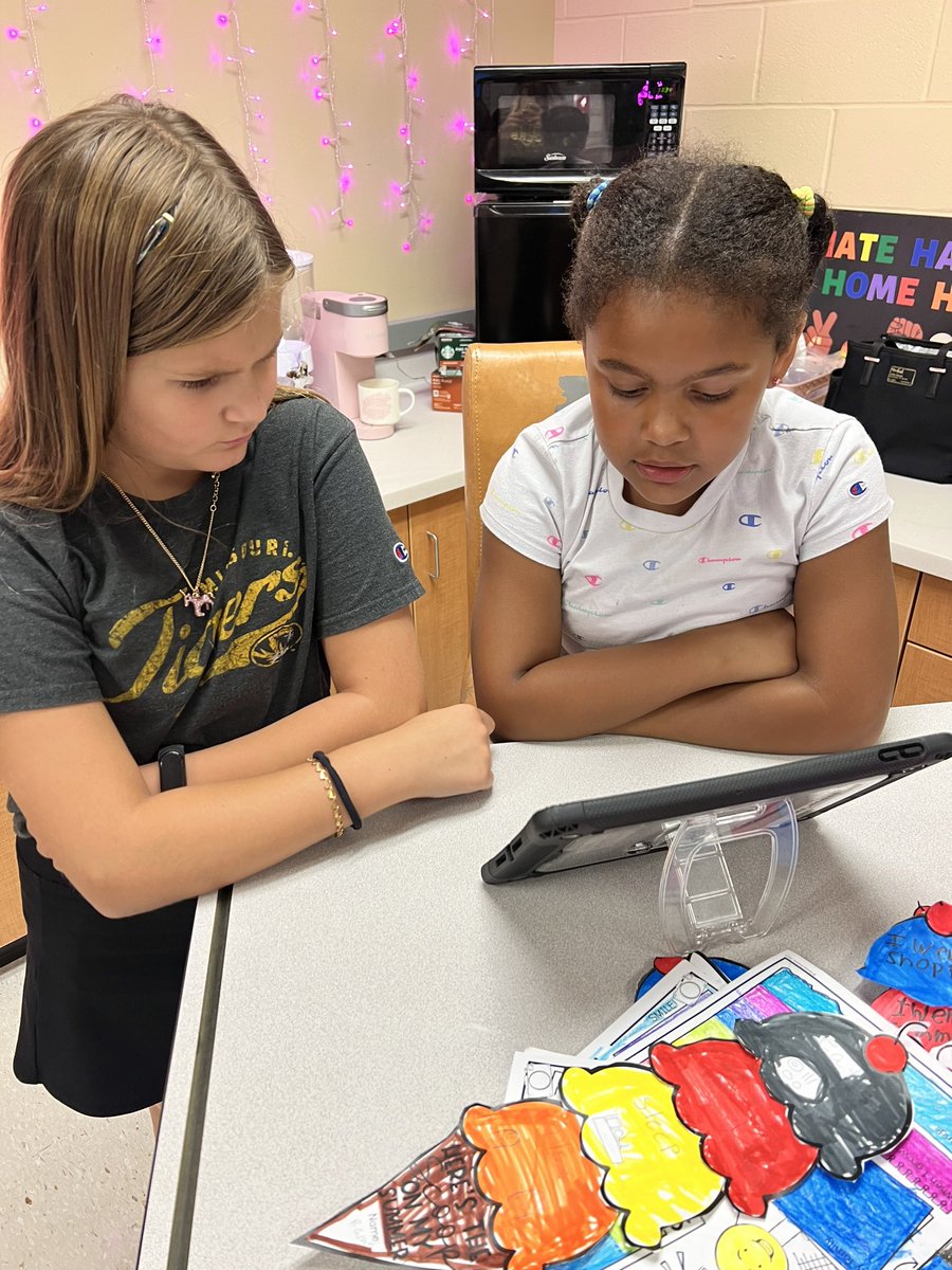MissHuber_Class's tweet photo. We love reading with our 4th grade buddies! @MrBassclass https://t.co/CIBWz1pmjf