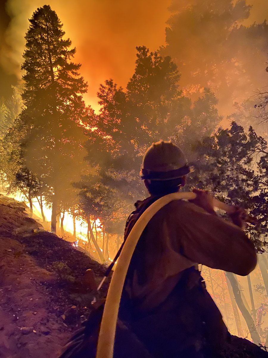 michaelAcardiel's tweet photo. Happy Camp Complex Fire 8/22/23 https://t.co/A6z3Fi8c9d