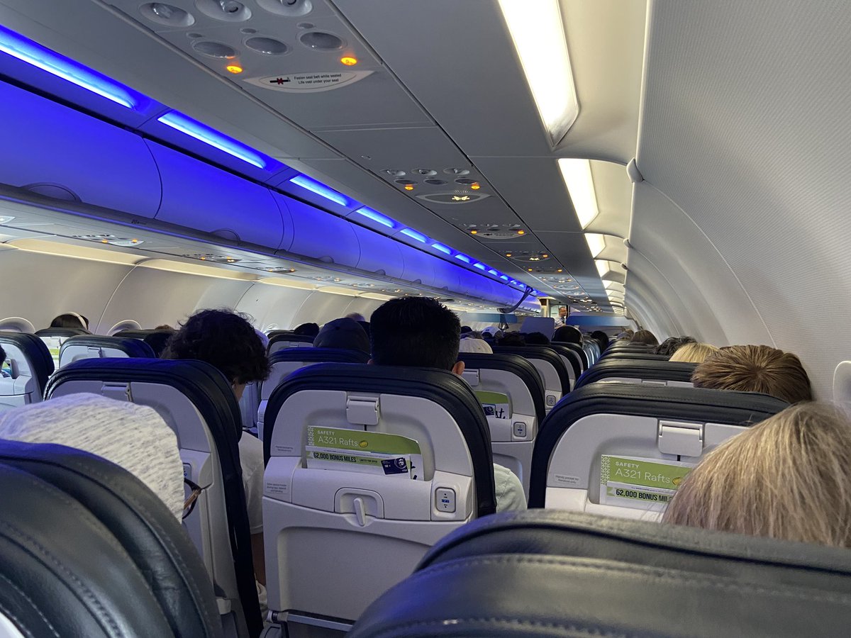 I am realizing that I have not been on many @airbus A321s. There's a weird, lonely FA jump seat around row 12. Then a single lav at row 25 (which scares me for some reason). 

Just some of the small details required to lengthen an airframe.