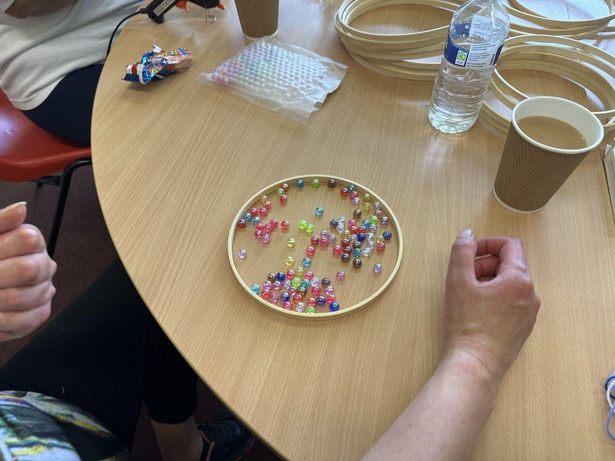 janicecorra1's tweet photo. Peer learning , creating dreamcatchers , having a laugh and Toast this group just keeps growing womens group https://t.co/jLZvfaYokb
