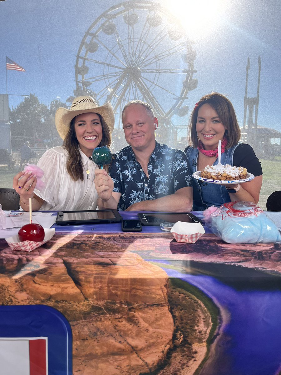 AlanaBrophyWX's tweet image. Had to share some highlights from the #Utahstatefair — it was opening day &amp;amp; @abc4utah day — we had a blast at the live newscasts! The #utwx was beautiful &amp;amp; when it got too hot, I stepped in the freezer with the butter cow.  
🧈🐄🎡🎟️🎠🎪🥨🍦🐣