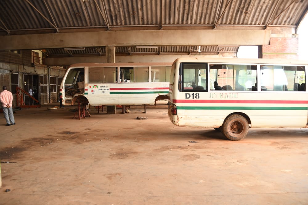 bbcgahuza's tweet photo. #OTRACO – #Burundi: “Twashizeho amategeko yo guhasha ababundabunda”

Raba bimwe mu bikorwa, n'ibibangamiye iryo shirahamwe,
muri iyi video ya BBC #Gahuza : https://t.co/mTIdwt838u

Ifoto / NtareHouse https://t.co/1YEwACOFSo