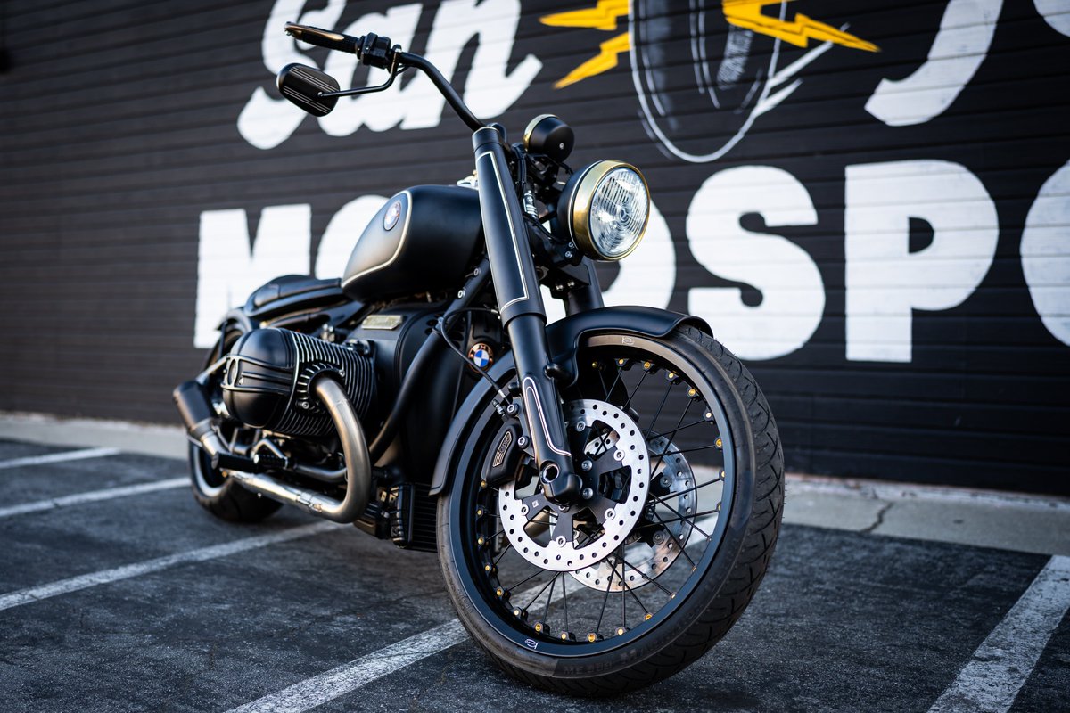 BMWMotorradUSA's tweet photo. Throw up those 🤙 for the American finalist heading to Berlin for the Soul Fuel R 18 Customizing Championship 2023: @SJBMWMoto’s Cali Special!

#BMWR18Custom #CustomBike #NotForSale #BMWMotorrad #MakeLifeARide https://t.co/TP67XC1K1A