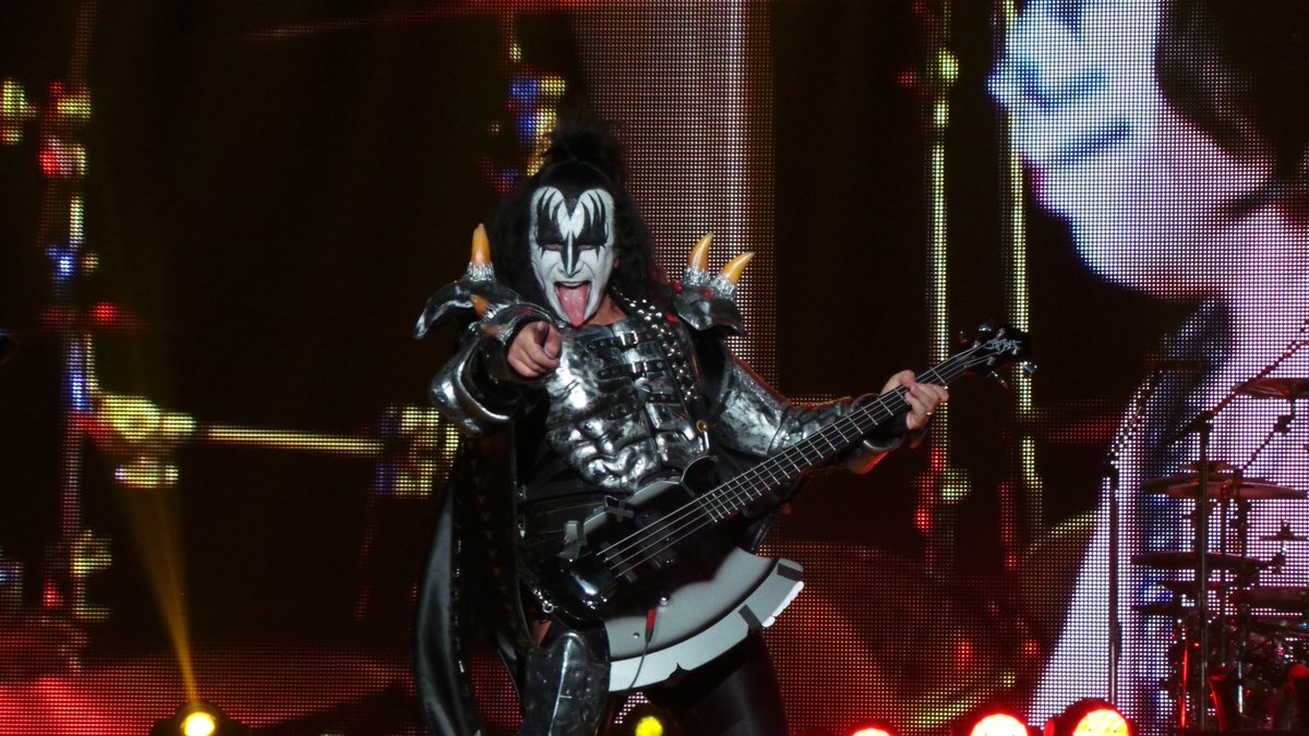 CollectingKISS's tweet photo. Today in #MyKISStory we go back to 9/7/2016 in Bridgeport, CT. The "Freedom to Rock" tour. Here's some pics from that day! #KISS #FreedomToRock #Kisstory https://t.co/KaxmxpnJ8h