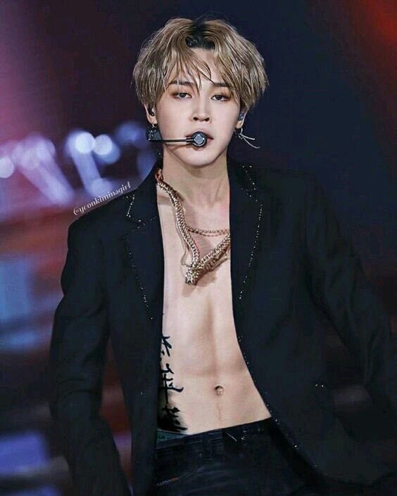 HkDurty89's tweet photo. #jikookau where a!Jk wants to court o!Jm. It is custom in their pack for the alpha to present his intended with a string of waist beads. The alpha must make the beads himself to showcase his ability to be dedicated and caring. https://t.co/8vRc0xWZUc