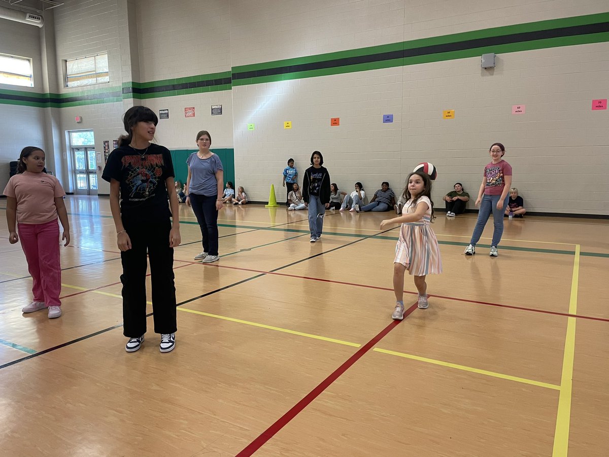 baker6thgrade's tweet photo. Newcombe π
#PhysEd #throwandcatch #moveyourbody https://t.co/XIL5NfHDWg