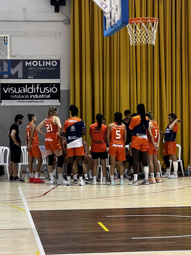 ¡Empieza el partido en Mollerussa! 🏆 Pret. femenina @sedisbasquet 0 🆚 @valenciabasket 0 📍 Mollerussa ⏰ 10:00 1Q