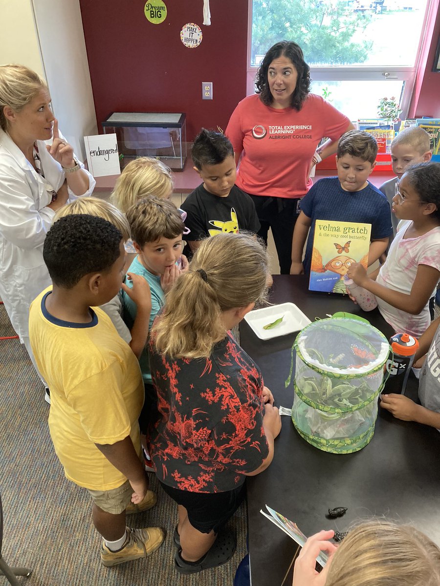 rhoste76's tweet image. Ss in Mrs. Peterson’s class, along with Mrs. Lynch, we’re noticing and wondering all about caterpillars in an amazing seminar. Can’t wait to hear all about what they uncover! #wilsonsd @ChrisTrickett24 @stoudt_stacey #TExpL