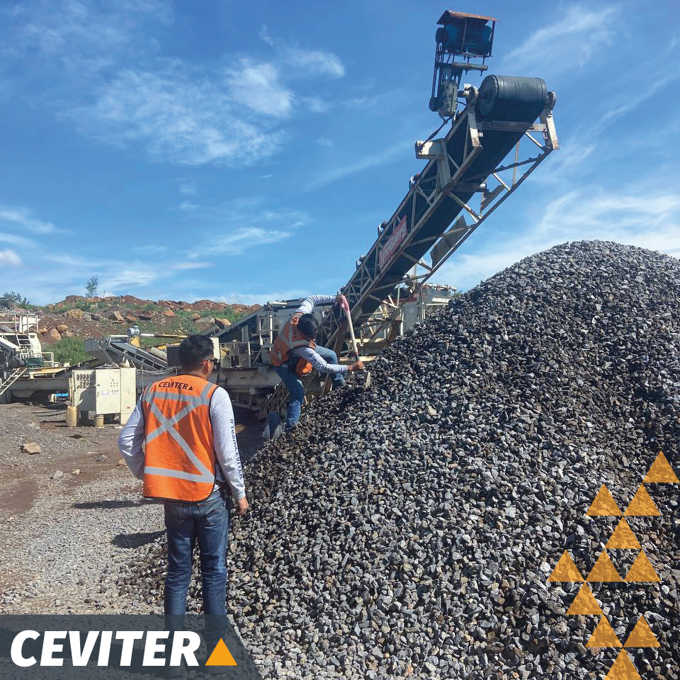 ceviter's tweet photo. #GaleríaCEVITER - Trabajos de control de calidad en Proyecto de ampliación y mejora contemplado en el #PlanGDL2020_2026 para el Aeropuerto Internacional de Guadalajara.
#teamCEVITER #EspecialistasenVíasTerrestres #LabCEVITER #ControldeCalidad #IngenieríaCivil https://t.co/1eikoRtOwX
