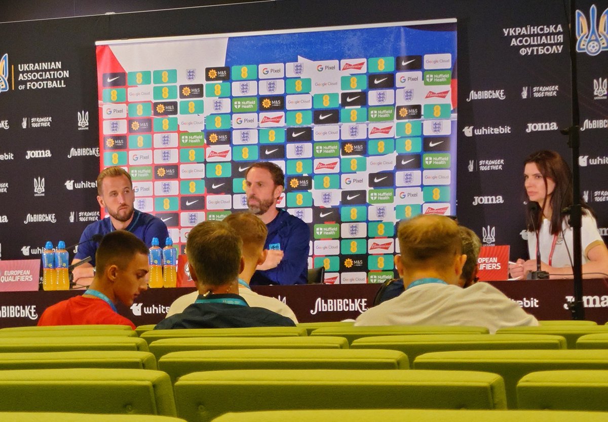 England manager Gareth Southagte and Bayern Munich striker Harry Kane have arrived at Wroclaw Stadium. You can hear them interviewed by @FayeCarruthers on @talkSPORT tonight with @ade_oladipo1 and @Chelsearory