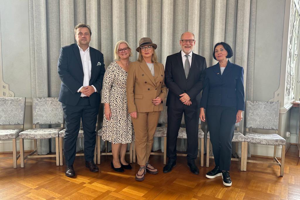 During the visit to Uppsala, Deputy Marshal @MMGosiewska met with Governor of Uppsala County @SAttefall. The conversation focused on 🇵🇱🇸🇪 cooperation in the area of culture and science, local government cooperation, as well as the help and support provided by Poland to Ukraine.