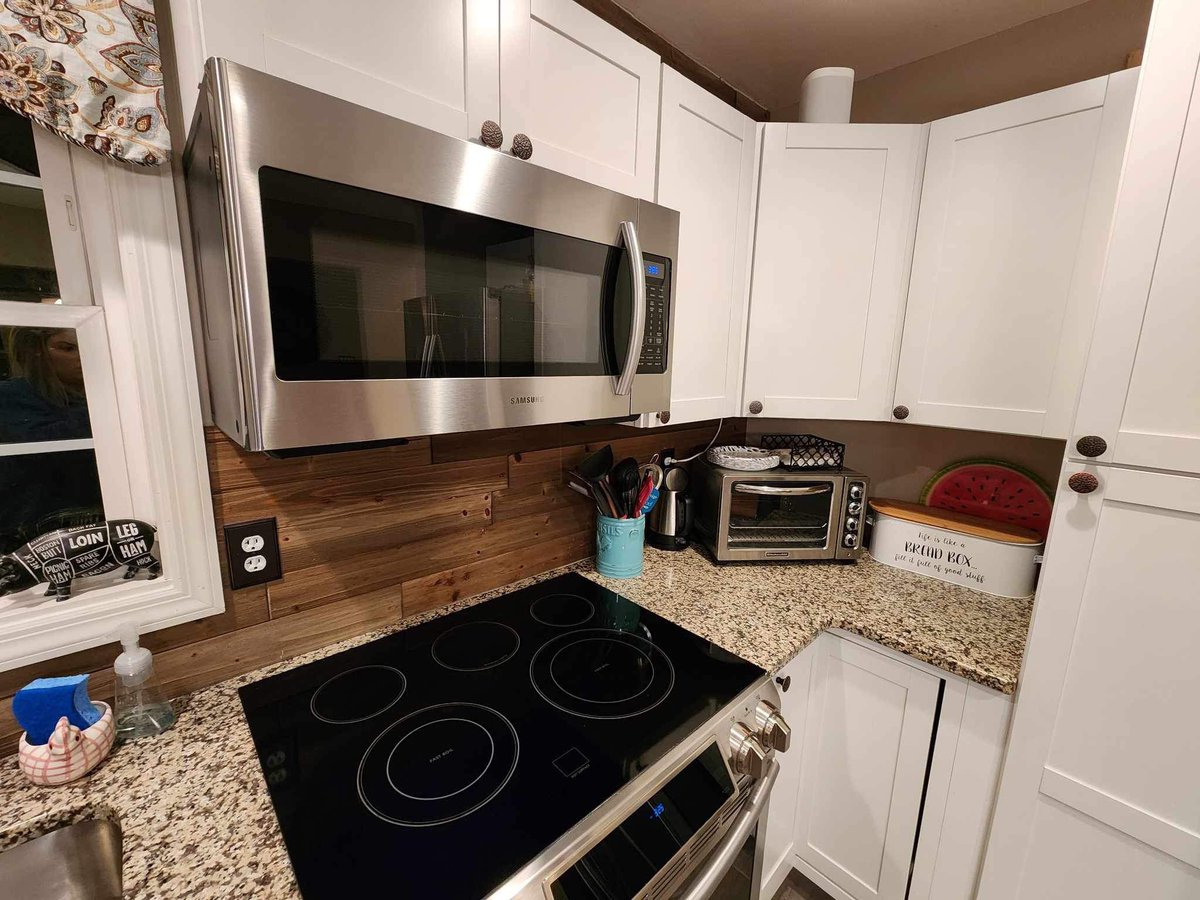 ScrantonCleaner's tweet image. 🧽You can rest assured that your appliances will receive TLC from Scranton Cleaners!🚰

🔎Our team doesn’t skip over the small things other cleaners typically do. Attention to detail is who we are!🥽

📩 DM us now to schedule your FREE personalized consultation and quote! ✉️