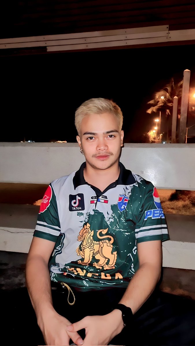 นั่งโง่ๆริมหาด #pmy #ระยอง