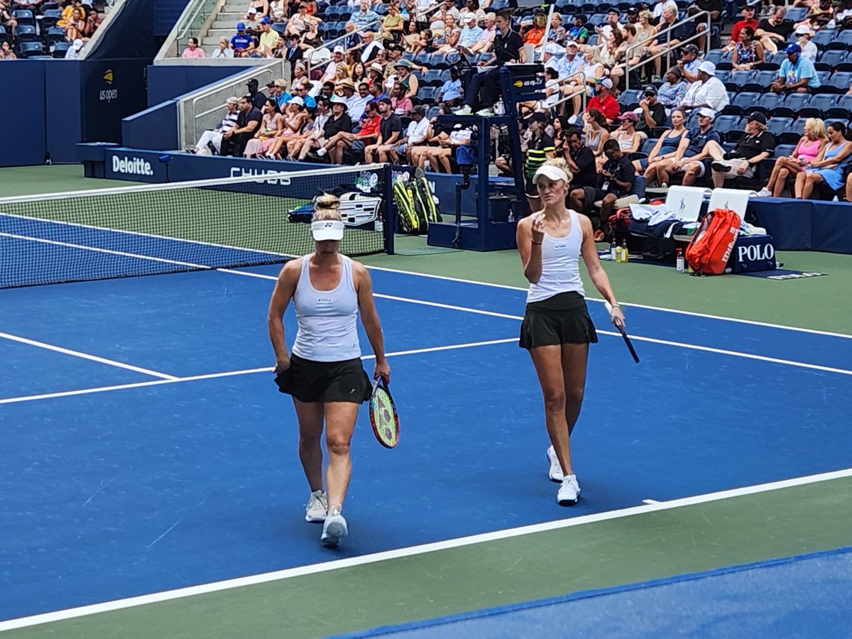 WillBoucek's tweet photo. 🎾🗽 Gaby Dabrowski &amp; Erin Routliffe defeat Hsieh/Wang 6-1 7-6(4) to reach the #USOpen  women's doubles final

They end Hsieh Su-wei's win streak in women's doubles majors at 16 matches

They'll face Stefani/Brady or Siegemund/Zvonareva who play next on ESPN3

#WatchMoreDOUBLES https://t.co/G06wJkJBQR