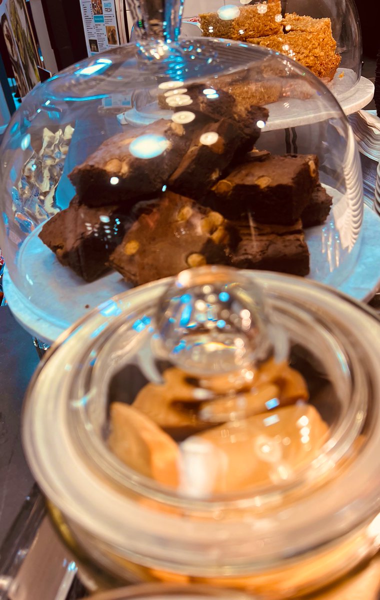 JPHolroyd's tweet image. We are balling! @SpedeNews dining and 6th form cafe! Great work in a very busy busy week, well done all!! Thank you 😊 @HolroydHowe @DamianBlake4 @chefbenji64 @pammybabe68 @ChefSi71 @Josephmbryan @DanielCollier84