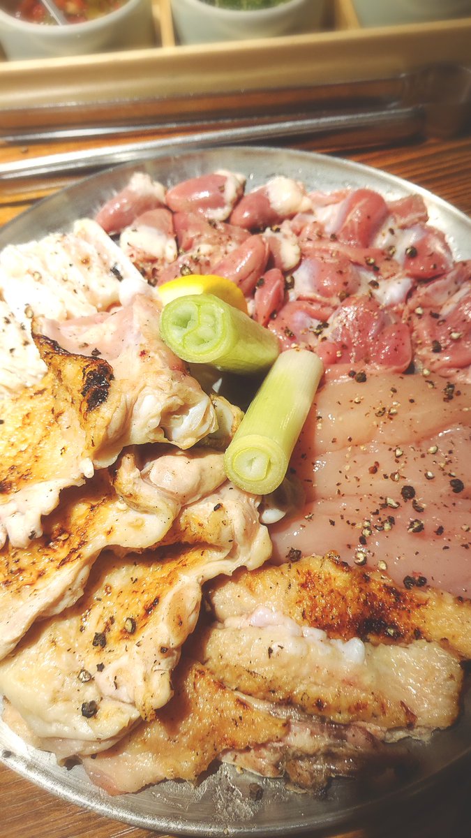 maki_maki26's tweet photo. 例の「松鶏屋 狎鴎亭店」
こちらも
#creatrip のファストパスで事前予約無しで入店←使い倒し🤣
店前に並んではいなかったけどお客さんは事前予約してきてるっぽい
きっとメンバー以上に飲んで食べたわ、あたし達( ˙³˙) https://t.co/6JSYQFNTve