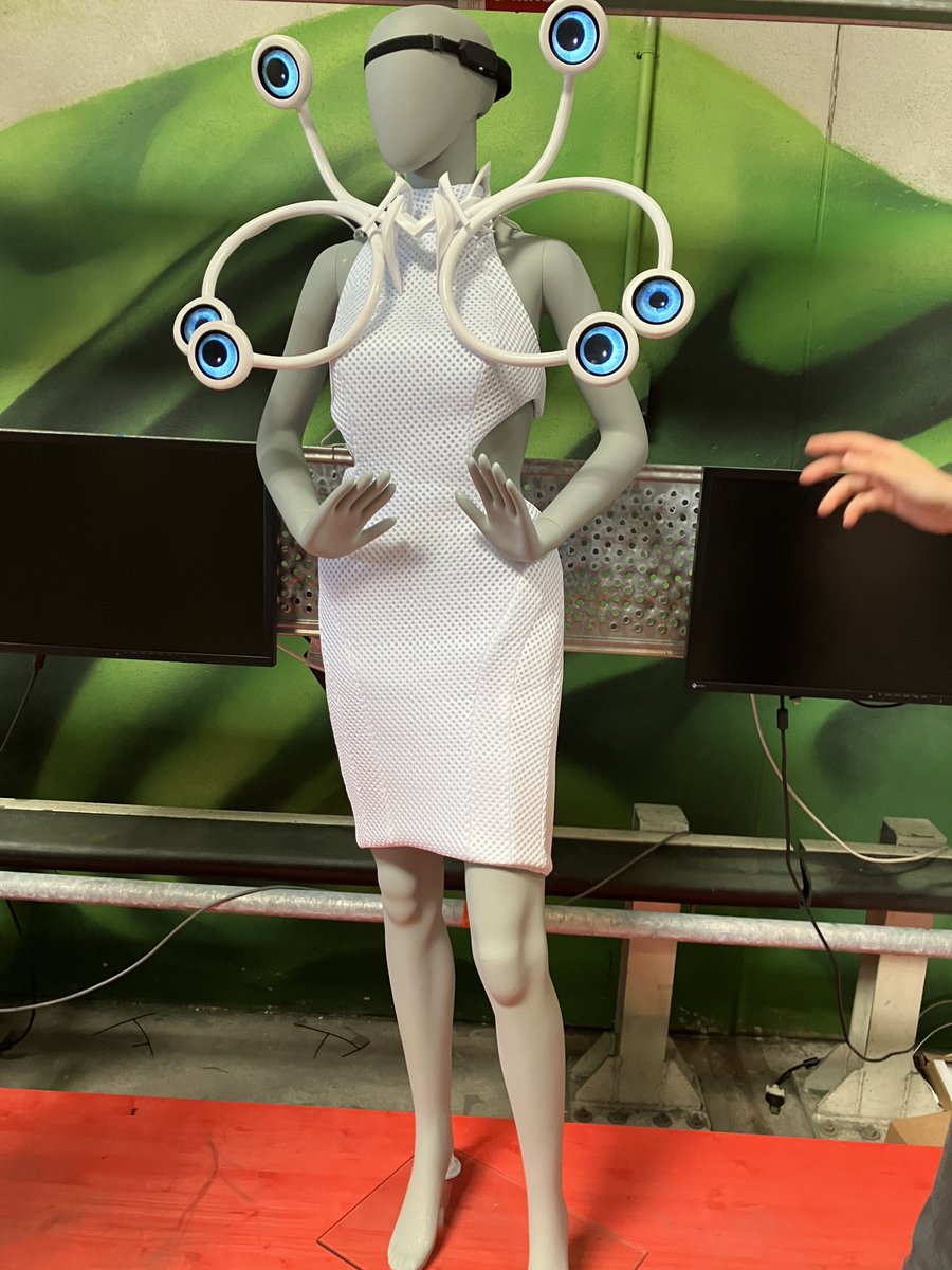 crypticglasgow's tweet image. Having a v. inspiring time ⁦@ArsElectronica⁩  - loved AV performances by ⁦@RobinFox01⁩ work &amp;amp; premiere of #Femina by #Riccardo Giovinetto &amp;amp; ⁦@joseph_kamaru⁩, his exhibition in Prix Arts - is hard to photo though 🤦🏻‍♀️ #cathieboyd