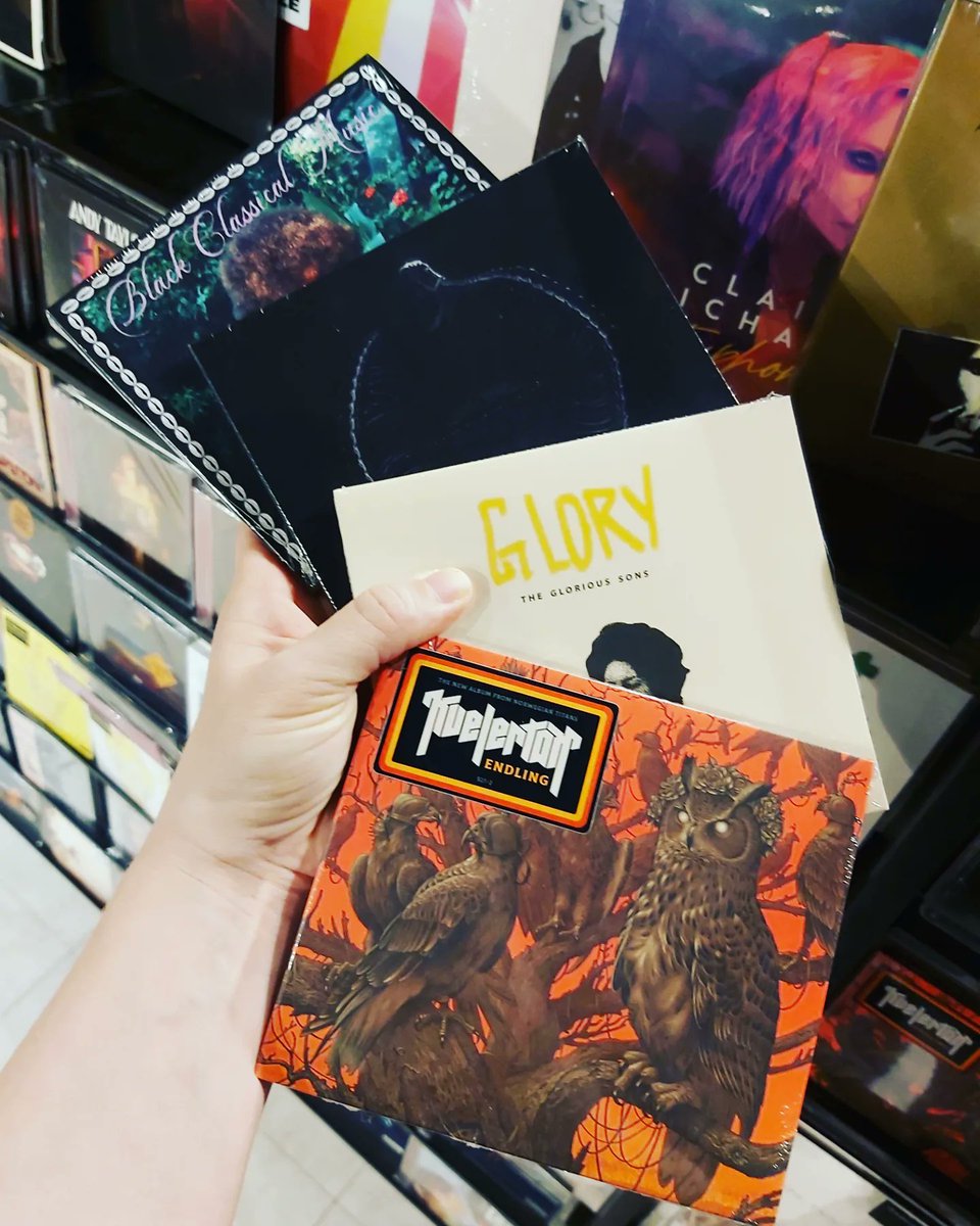 hmvIpswich's tweet photo. We told you there was loads out today
#BOYNEXTDOORไบคๆ
#V_Layover
#Kvelertak
#YussefDayes
#Sylosis
#GloriousSons
#TylerChilders
#BlindBoysOfAlabama
#JalenNGonda
#Ashnikko
#NewMusicFriday
#NewMusic
#HighStreet https://t.co/5oJmtwSa8k