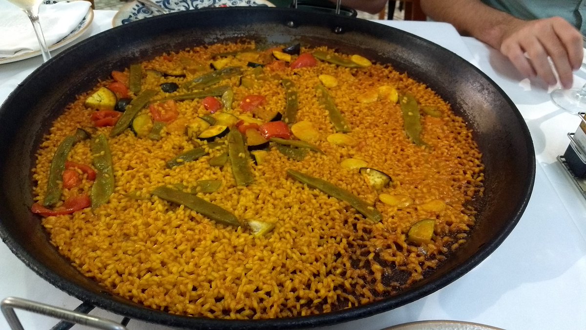 This week was all about jets with the ATLAS Hadronic Calibration Workshop in Valencia but also a lot of paella (as expected)! It was full of amazing discussions and with great views over the city as well :)  Looking forward to next year already!