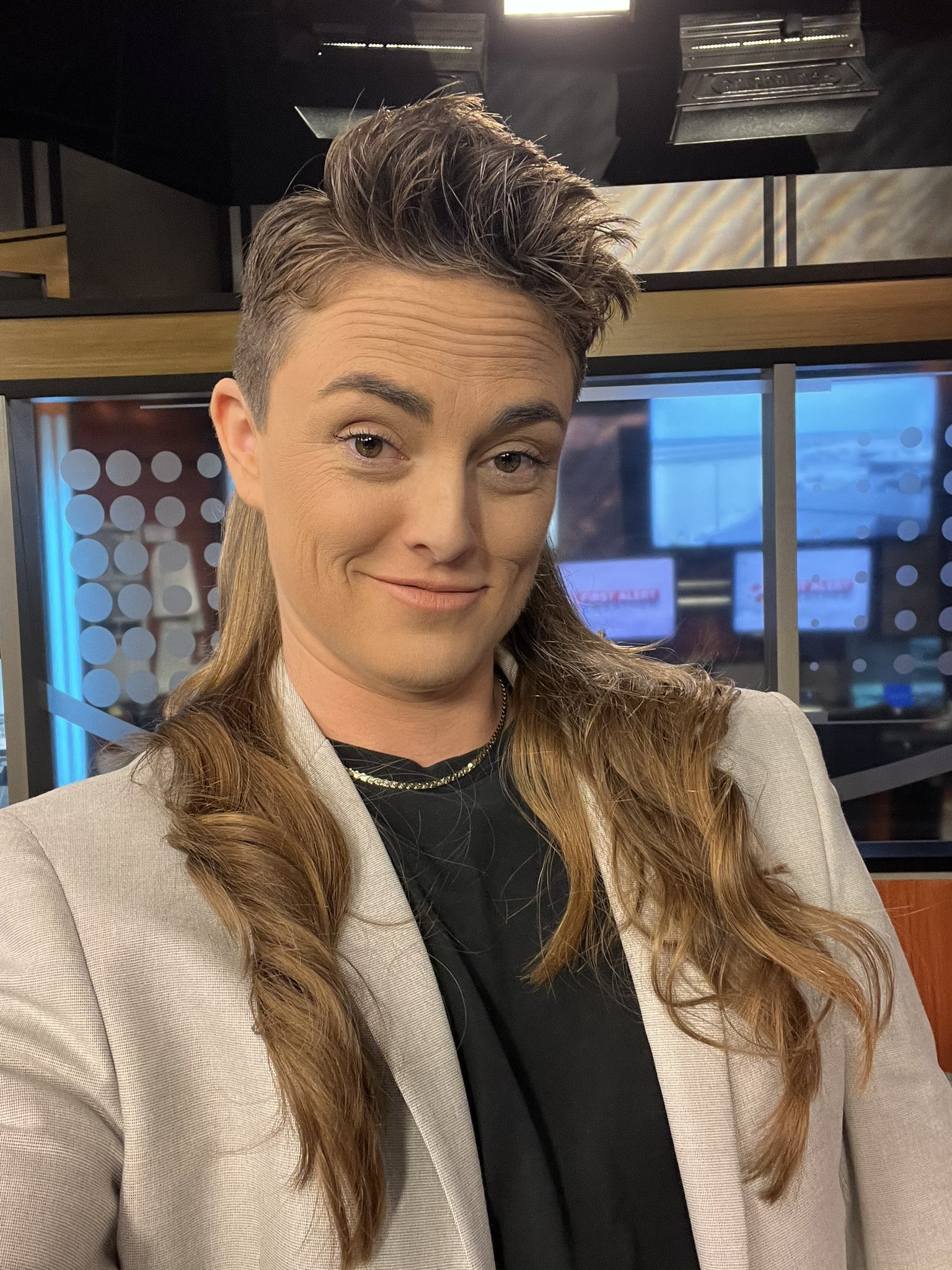 Taylor Freeman on X: Y'all think I could rock a mullet? Shoutout  @kesley_wx for the hair donation. t.coJYZ0ewab3K  X