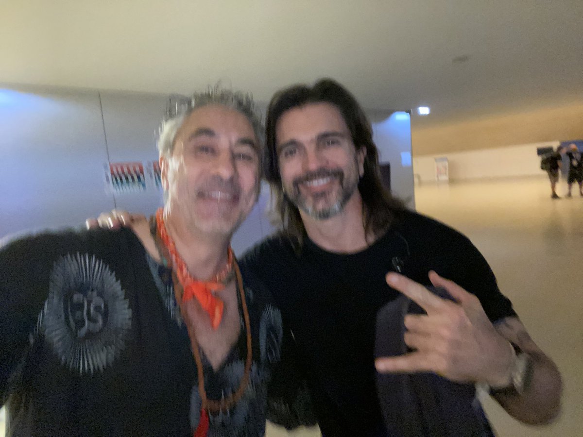 JoseleCalonge's tweet photo. #vivelatino
@juanes
Conciértalo 
Camisa negra y alma blanca.
#Zaragoza https://t.co/7yBJP6dV2D