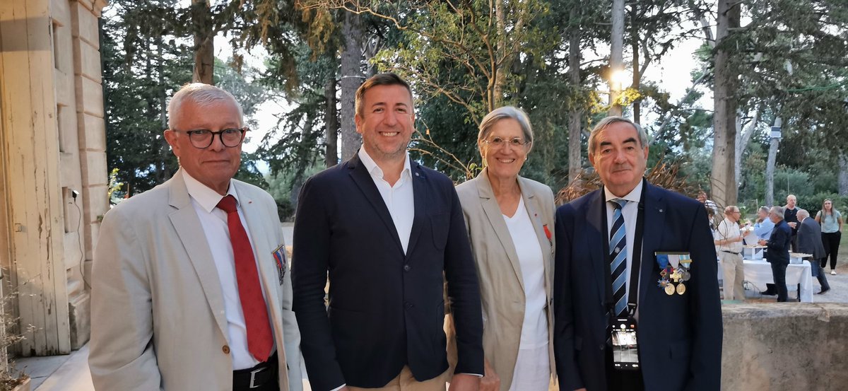LegionHonneur34's tweet photo. Réception dans l'ordre national du Mérite d'un fervent soutien de la #smlh34 @PhilippeHuppe ,président de @DelGenVMA par la ministre @FaureDominique, en présence du sénateur @husseinbourgi Préfet de l'Hérault, du président de l'#anmomn34 @MarcouYvan https://t.co/EN3Y9AiYJf