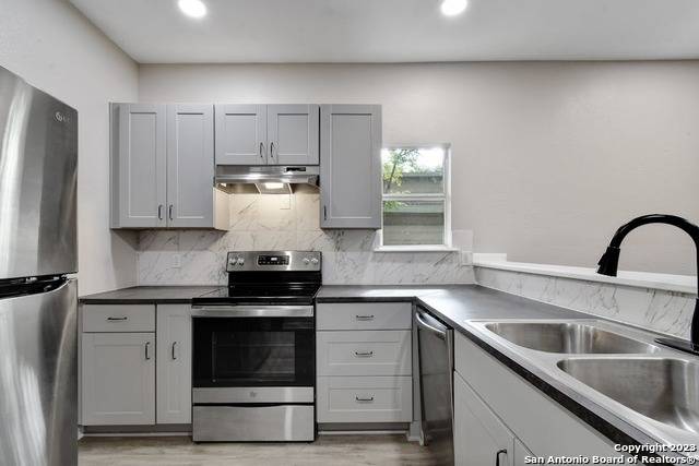 scottcpeck's tweet photo. just hit the market! don't miss your chance to lease this hot property!
Take a look at this awesome space: https://t.co/PJWZ1H63RK https://t.co/DZ4D7gSLkt