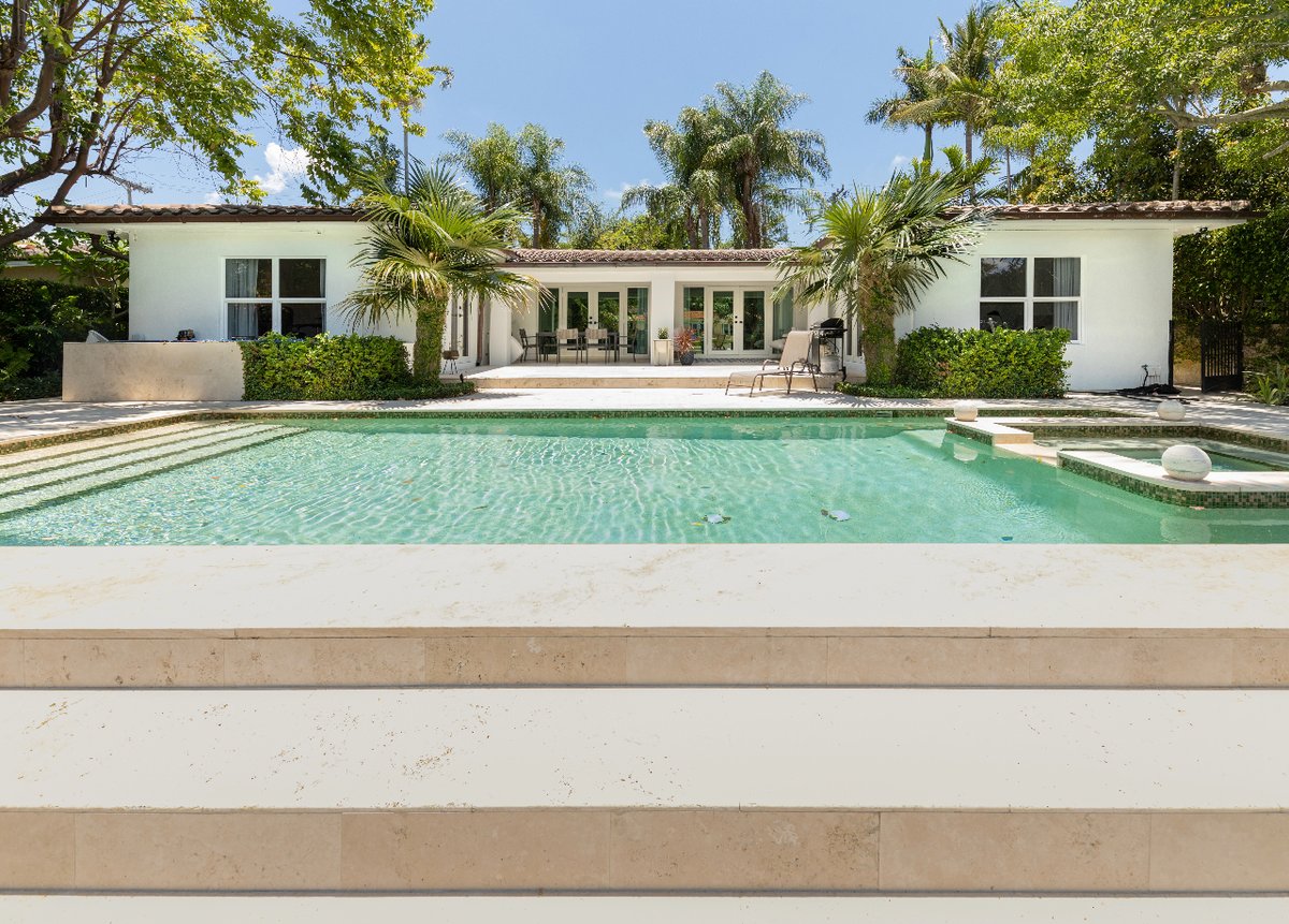 The pool of your dreams💧✨Send us a message if you are looking to remodel your pool 💪🏼

#poolremodeling #poolinspo #poolideas